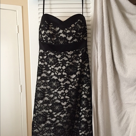 Beautiful White/Black Label Dress. - Picture 2 of 5